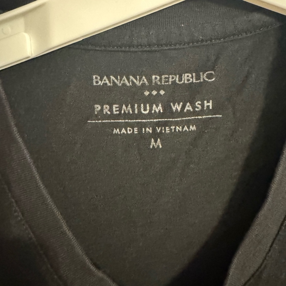 Banana Republic’s Black V-Neck T-Shirt - Picture 2 of 4